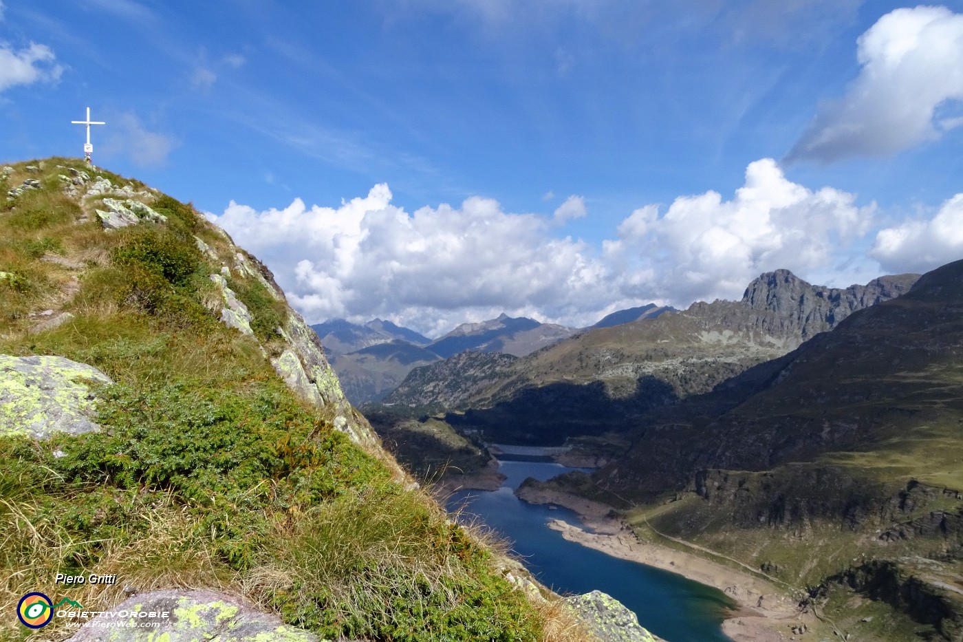 30 Cima di Mezzeno con Laghi Gemelli.JPG